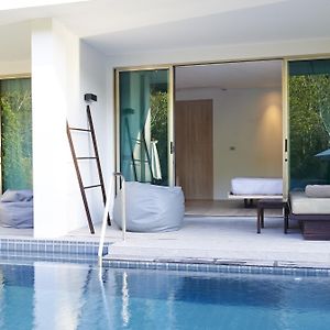 Deluxe Double Room Pool Access