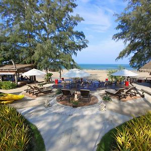 Lanta Castaway Beach Resort